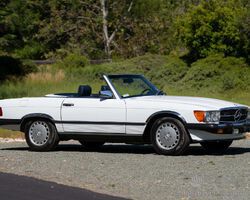 1989 Mercedes-Benz 560 SL | Pebble Beach Auctions | Gooding & Company