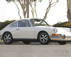 1971 Porsche 911 2.2 S | Pebble Beach Auctions | Gooding & Company