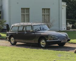 1974 Citroën DS 23 Safari | Mercedes Benz Worlds Brooklands sale - November 2023 | Historics Auctioneers