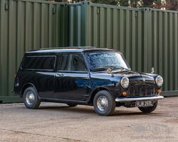1973 Morris Mini Van (850cc) | Mercedes Benz Worlds Brooklands - novembre 2023 | Historics Auctioneers