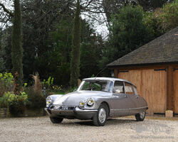 1967 Citroën DS19 Pallas Saloon | Goodwood Members' Meeting Auction 2024 by Bonhams|Cars