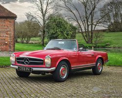 1965 Mercedes-Benz 230 SL Pagoda | Historic Auctioneers | Farnborough International | 11th May 2024