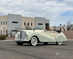 1953 Bentley R-Type Park Ward Drophead Coupe (DHC) | Classic Promenade