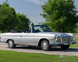 1971 Mercedes-Benz 280 SE 3.5 Cabriolet | Pebble Beach Auctions 2024 | Gooding & Company