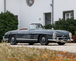 1960 Mercedes-Benz 300 SL Roadster | RM Sotheby's | Paris