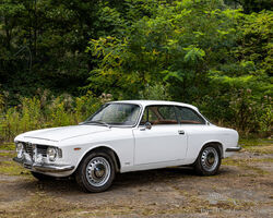 1967 Alfa Romeo Giulia Sprint GT Veloce | RM Sotheby's | Paris