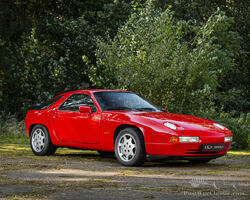 1989 Porsche 928 S4 Club Sport | RM Sotheby's | Paris