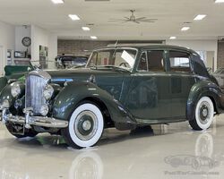 1953 Bentley R-Type | Classic Promenade