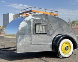 1946 KIT Manufacturing Co Super Deluxe Teardrop Trailer | Classic Promenade