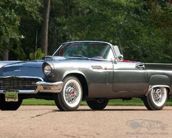 1957 Ford Thunderbird F-Code | Vente de Las Vegas 2025 | 31 octobre 2025