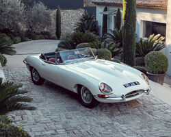 1961 Jaguar E-Type Series 1 3.8-Litre Roadster | RM Sotheby's | Paris