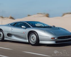 1993 Jaguar XJ220
