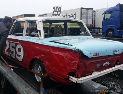 Crumbling Cortina tin and Gestalt Psychology