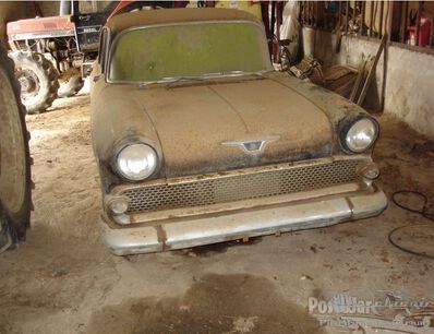 Dust Champ: 1960 Vauxhall Victor Super Saloon