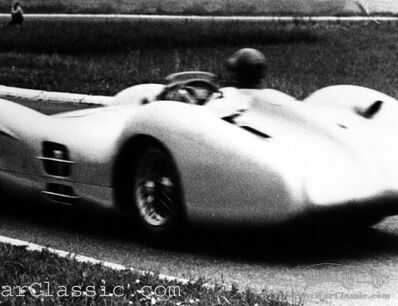 A Mystery Merc? (update: 1954 Mecedes-Benz 300SL GP in airstreamed conversion as used by Fangio)