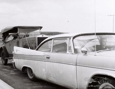 Same story, different perspective. (update: Dodge Royal Lancer)