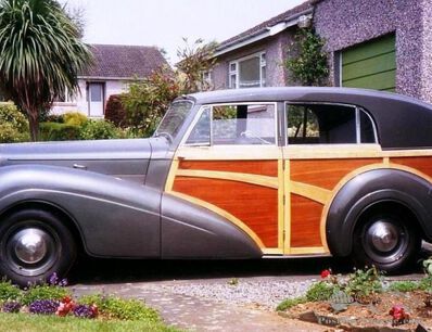 The Bentley Radford for country estate or vineyard (Upd. Aston Martin as well)