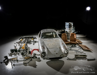 Rewrite Le Mans history with this Elite kit