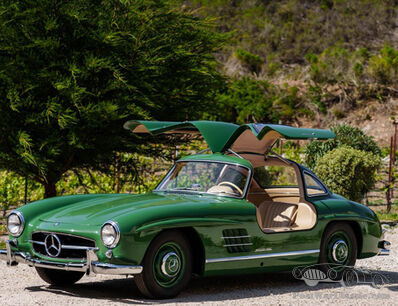 A Bugatti Grand Prix, the first Google maps reporter, women at the wheel, and much more...