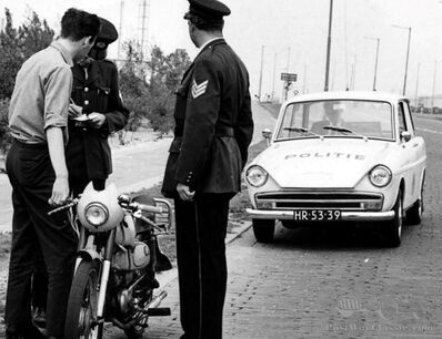 Attraper les cyclomoteurs avec une DAF