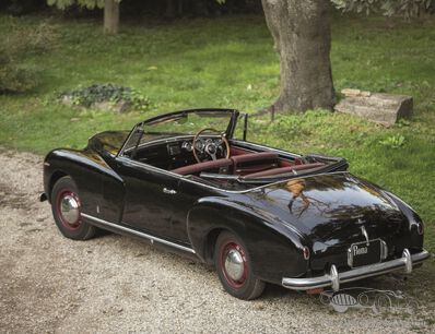 Report of the Veteran Car Run, the Bond Minicar, a barn filled with Alfa Romeos, and much more...