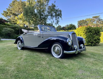 Electrifying a vintage Daimler, a faulty Lagonda, and much more...