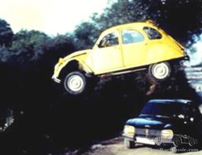 De la farce à l'espionnage, la 2CV a été une star polyvalente du cinéma