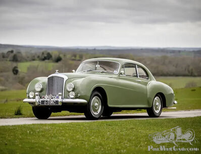 Een Engelse plattelandsveiling: RM Sotheby's presenteert naoorlogse exotica op Cliveden House