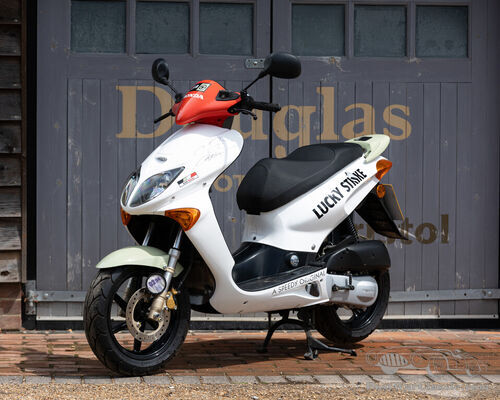 2003 Honda SZX50 BAR Honda F1 Paddock Scooter | RM Sotheby's | The Woodcote Park Auction