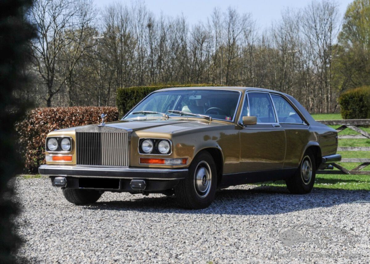 ROLLS ROYCE CAMARGUE Blanc et toit Marron Made in Japan KADO ASAHI