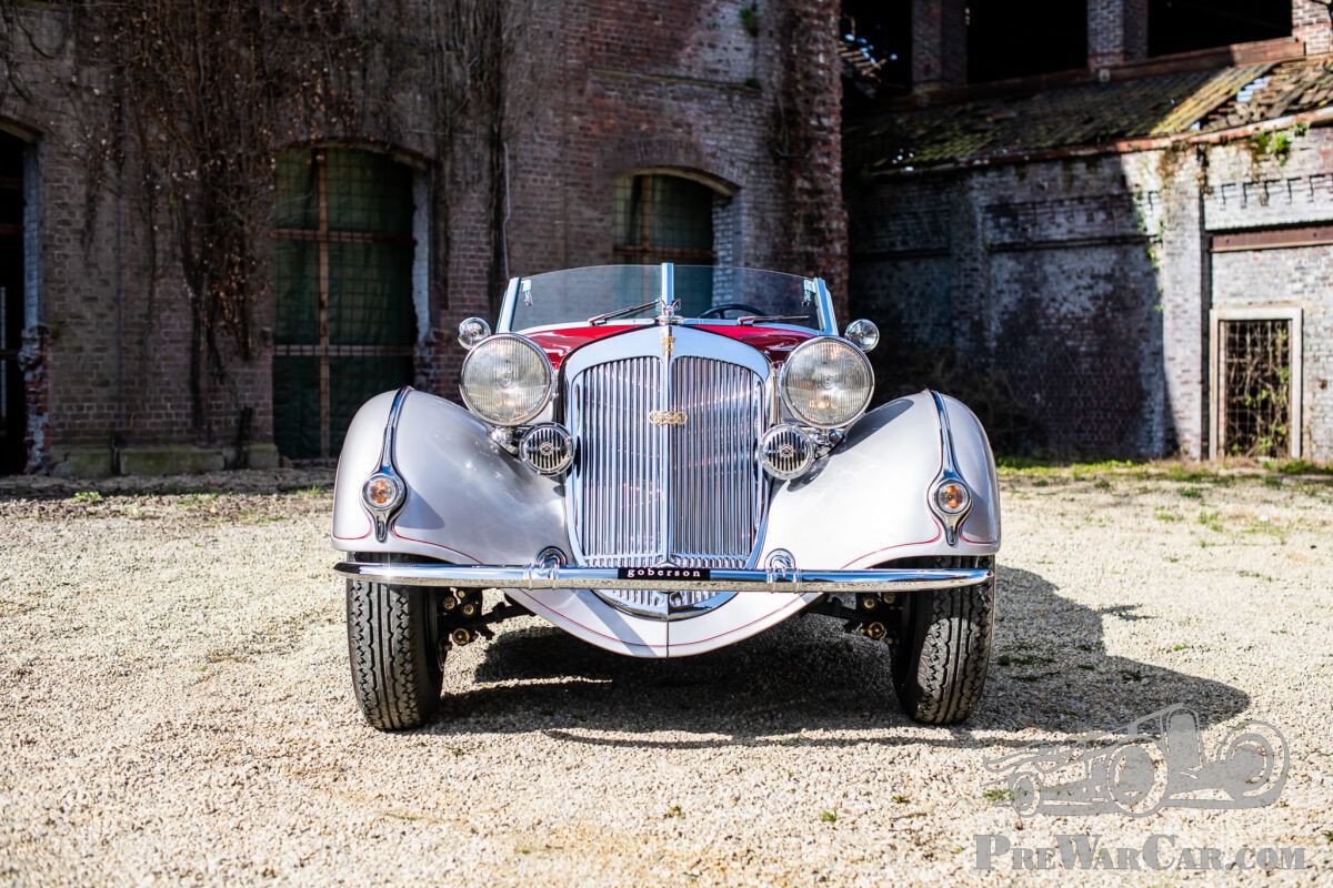 Motionless speed: an afternoon with a 1936 Horch 853 Spezial