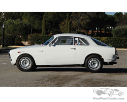 1962 Alfa Romeo Giulietta Sprint FIA | Aguttes | December sale 2021