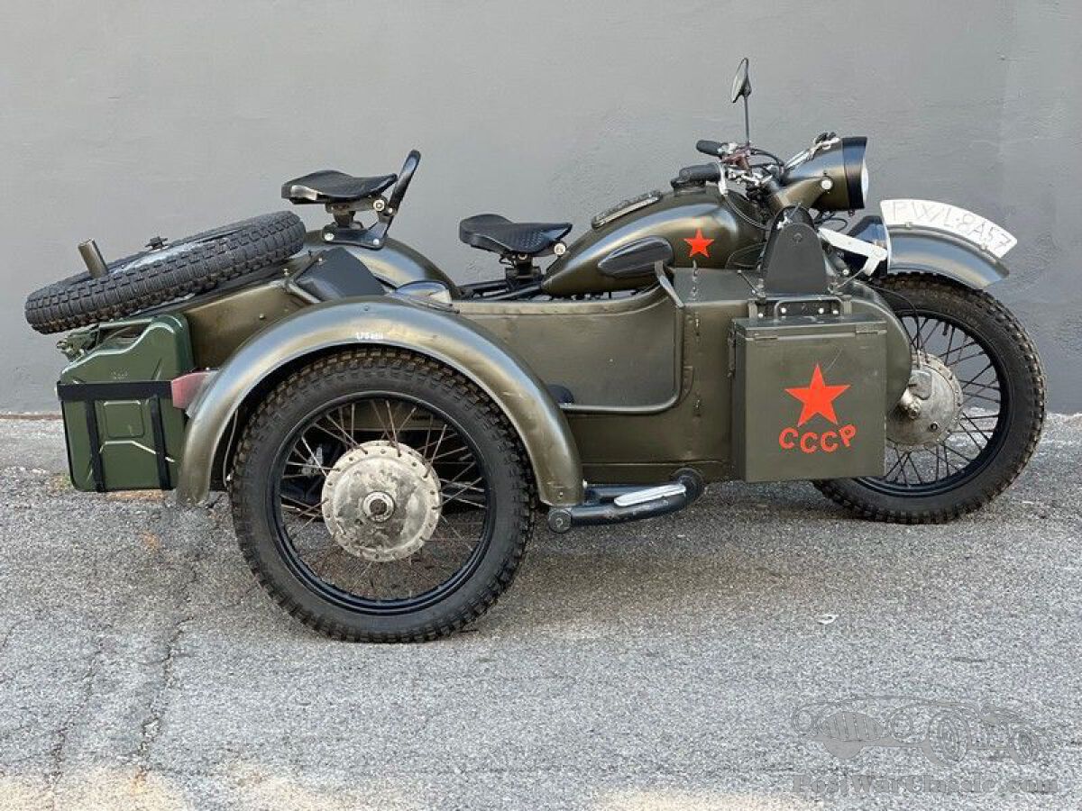 Sidecar moto Banque d'images détourées - Alamy