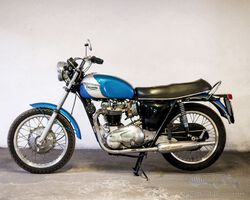 1970 TRIUMPH T120R Bonneville | Automobiles de Collection | Aguttes Auctions | June 26, 2022