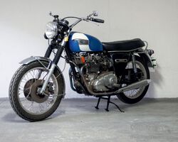 1974 TRIUMPH T150V TRIDENT | Automobiles de Collection | Aguttes Auctions | June 26, 2022