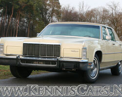 Lincoln 1976 Continental 4 door