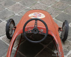 Voiture à pédales Maserati par Giordani. Circa 1960 | OSENAT'RTS & CARS | Auction on April 16, 2023 - 14.00