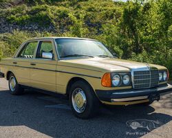 1977 Mercedes 300D | Offered at No Reserve | Henderson Collector Motor Series Auction | May 6, 2023