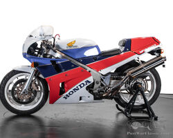 Honda RC 30 1989