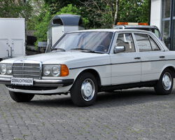 Mercedes-Benz W123 240D