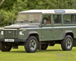 2008 Land Rover Defender 110 2.4 TDCi County Station Wagon 4WD Euro 4
