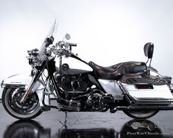 HARLEY-DAVIDSON ROAD KING