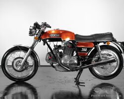 DUCATI 750 GT