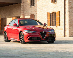 ALFA ROMEO GIULIA QUADRIFOGLIO MANUALE - 2017