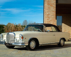 1968 MERCEDES-BENZ 250 SE CABRIOLET