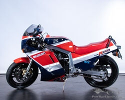 1986 SUZUKI GSXR