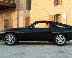 1985 PORSCHE 928 S