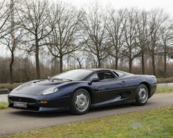 Spectacular Sportscar Jaguar XJ 220