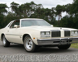 Oldsmobile 1977 Cutlass Supreme Brougham T-roof Coupe