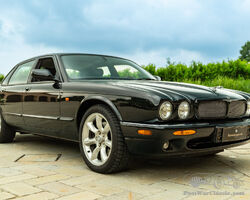 JAGUAR XJR